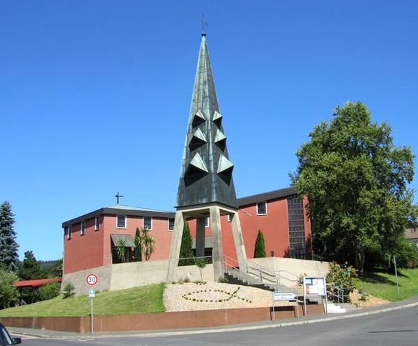 Johanneskirche Neudorf von Süden