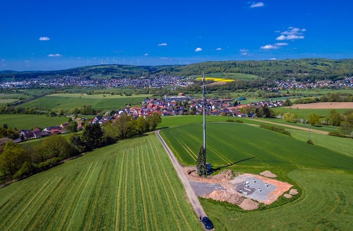 Baustelle des neuen Funkmastes (daneben der bisherige)