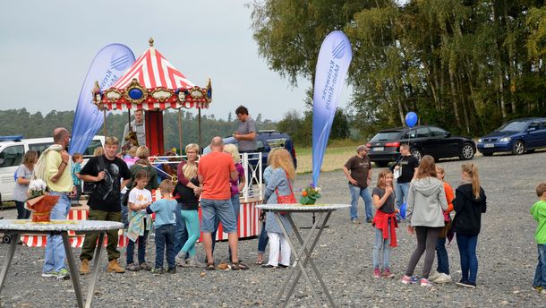 Kinderkarussell beim Windparkfest