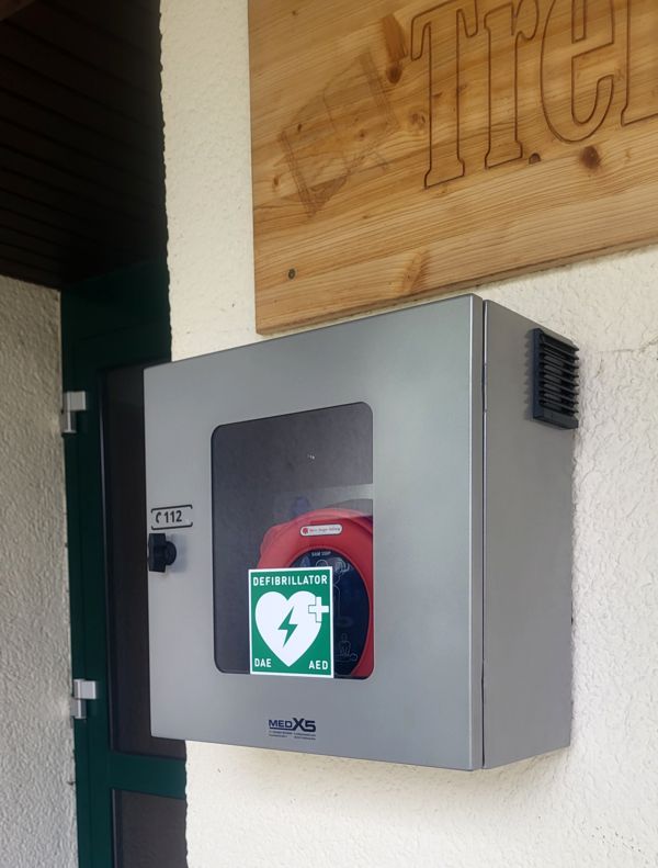 Defibrillator am DGH Neudorf