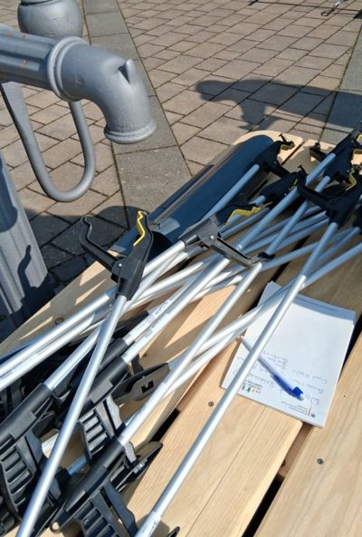 Greifzangen warten auf fleißige Hände