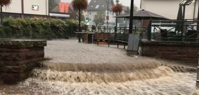Starkregenereignis am Lindenplatz in Wächtersbach Starkregenereignis am Lindenplatz in Wächtersbach