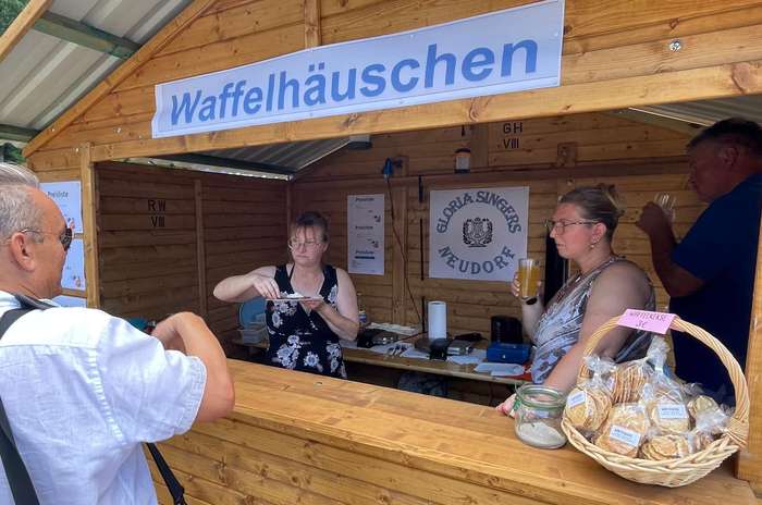 Waffelstand der Gloria bei der Schlosseinweihung