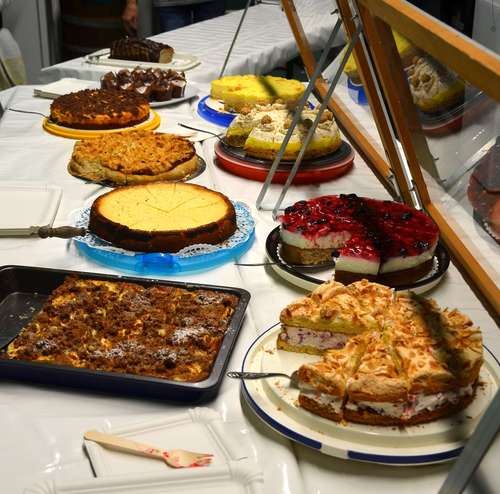 Kuchen im kühlen Weinkeller