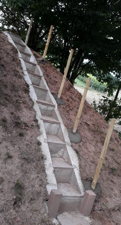 Neue Treppe am Weinkeller